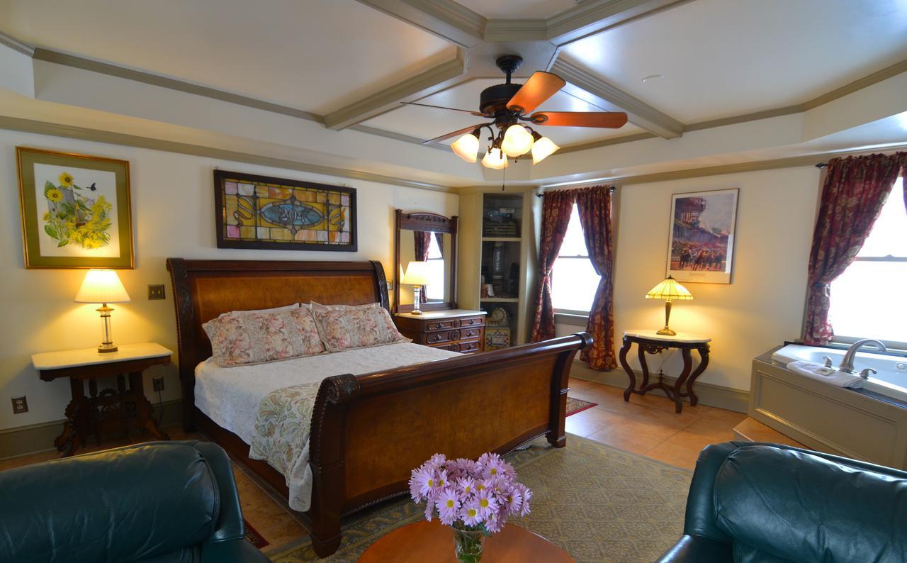 Union Gables (Adults Only) Hotel Saratoga Springs Phòng bức ảnh